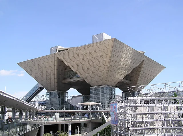 東京ビッグサイトの外観（2003年撮影）