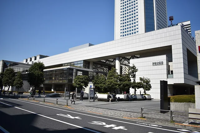 新国立劇場の外観（2019年撮影）