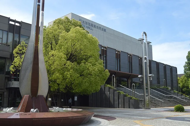 Niterra日本特殊陶業市民会館の外観（2023年撮影）