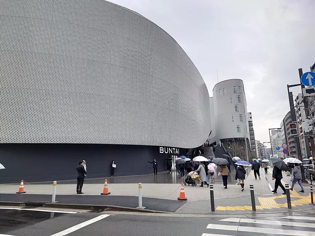 横浜BUNTAIの外観（2024年撮影）