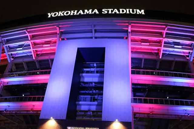 横浜スタジアムの外観（2022年撮影）